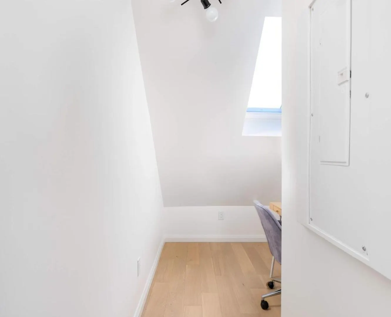 Large Victorian Sleeps 6 By Uoft Apartment Toronto