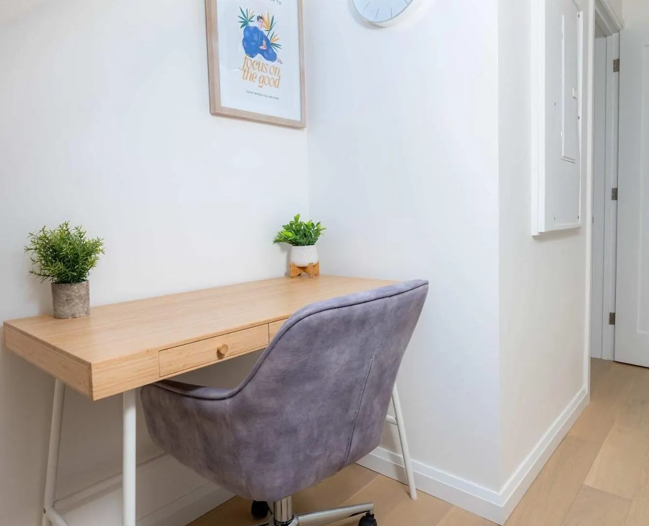 Large Victorian Sleeps 6 By Uoft Apartment Toronto