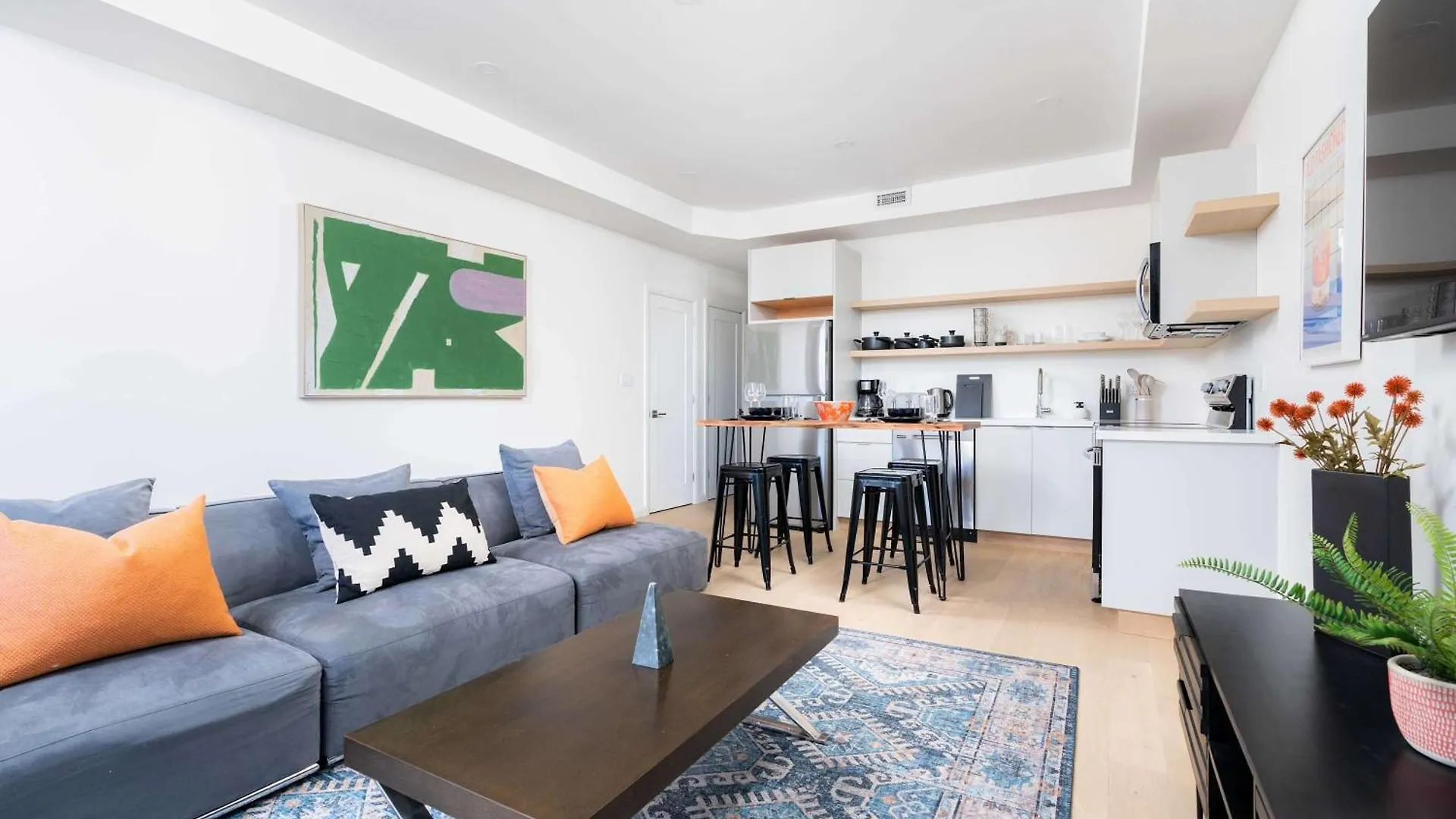 Large Victorian Sleeps 6 By Uoft Apartment Toronto 0*,  Canada