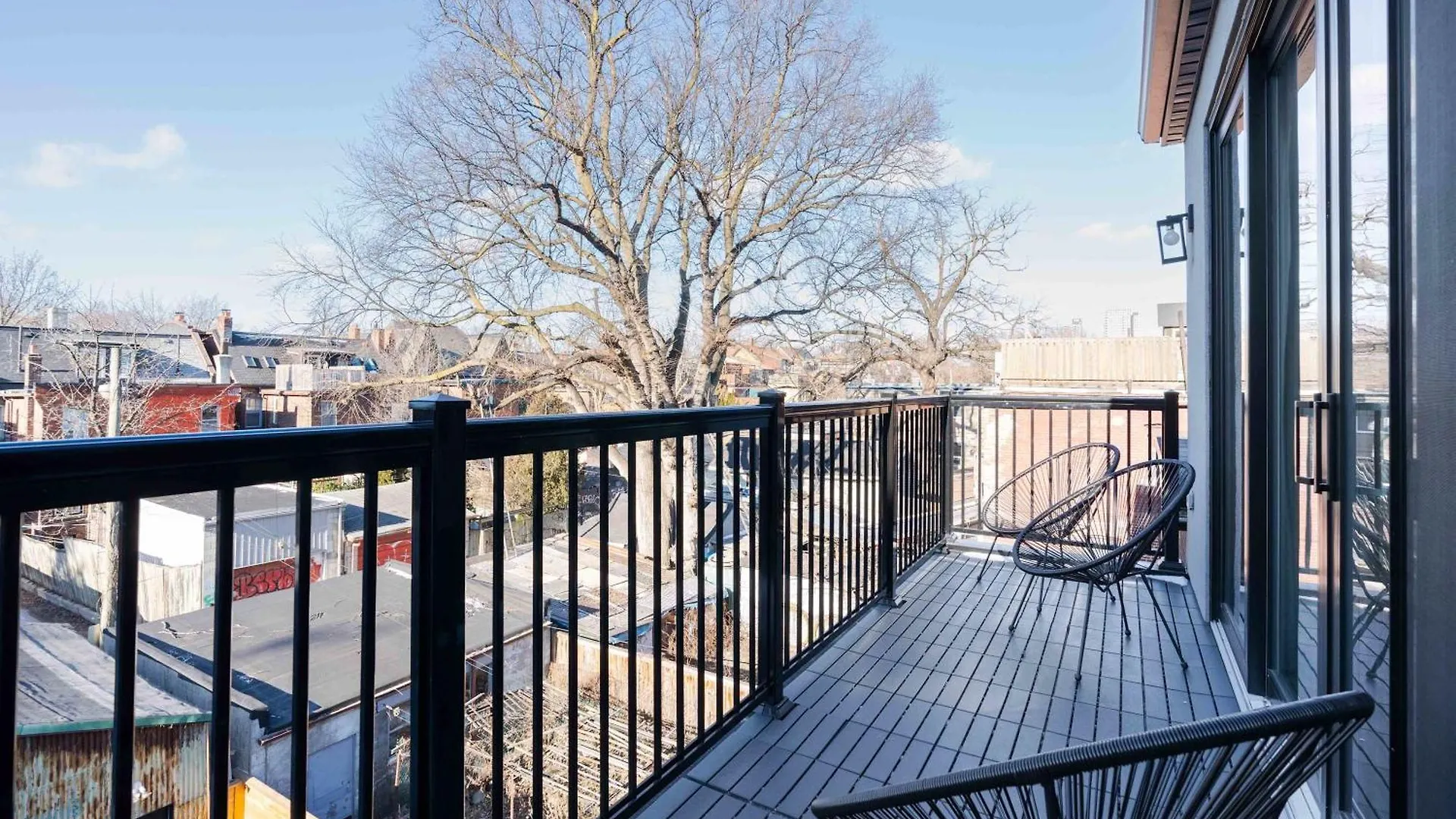 Large Victorian Sleeps 6 By Uoft Apartment Toronto
