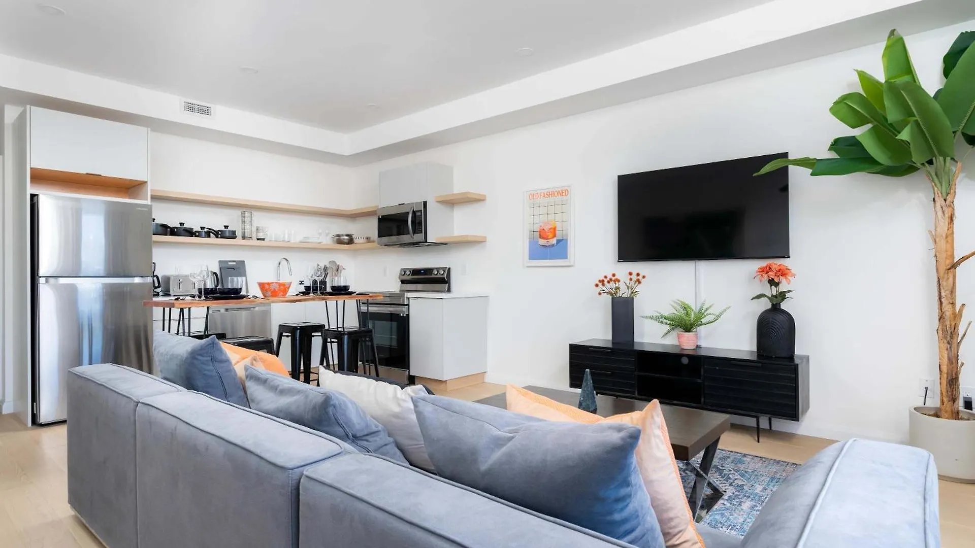 Large Victorian Sleeps 6 By Uoft Apartment Toronto Canada